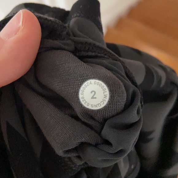 Lululemon Wunder Train Leggings sz 2 25” - Picture 3 of 3